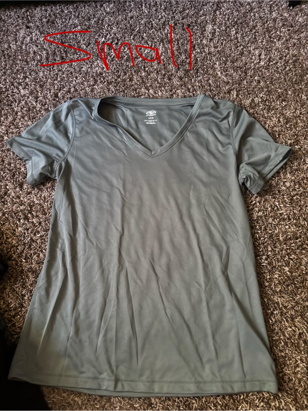 No Boundaries Women’s V-Neck Short Sleeve Tee in Olive Green
